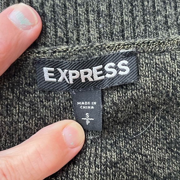 Express V-neck sweater size S - Picture 3 of 4